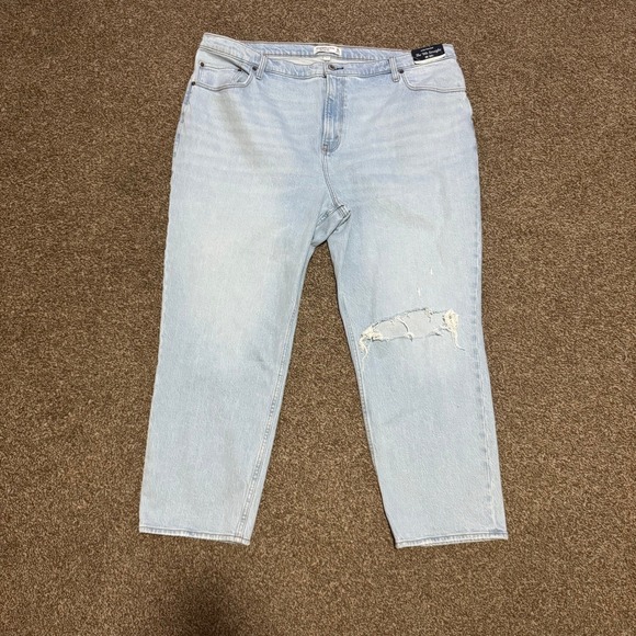 Abercrombie & Fitch Denim - Abercrombie & Fitch 90s Straight Jeans Women 36/22s Light Wash NWT Distressed